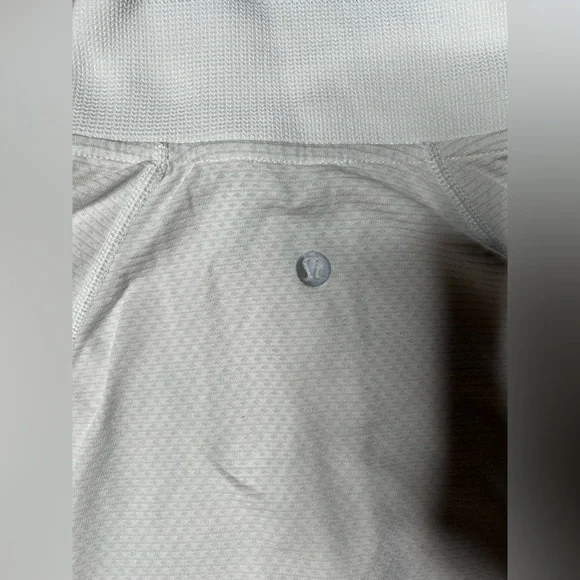 lululemon athletica Women's White Polo Shirt Size 8. - Picture 3 of 4
